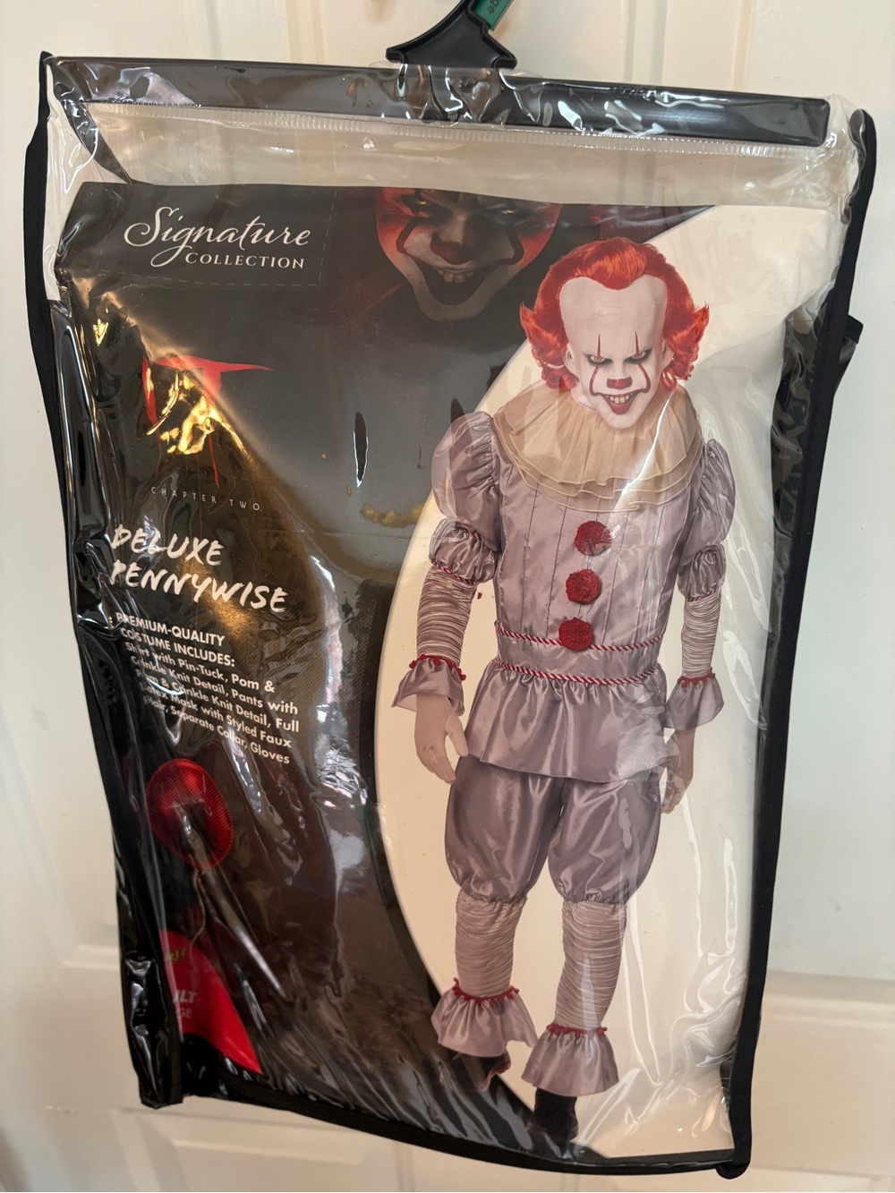 ✨ Spirit Halloween Signature Collection Deluxe Pennywise Costume ✨